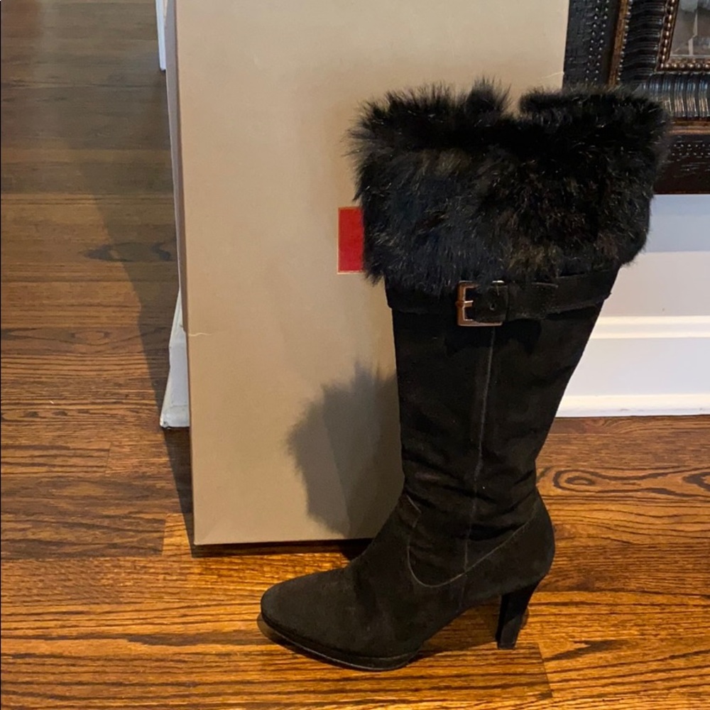 Suede heel shoes